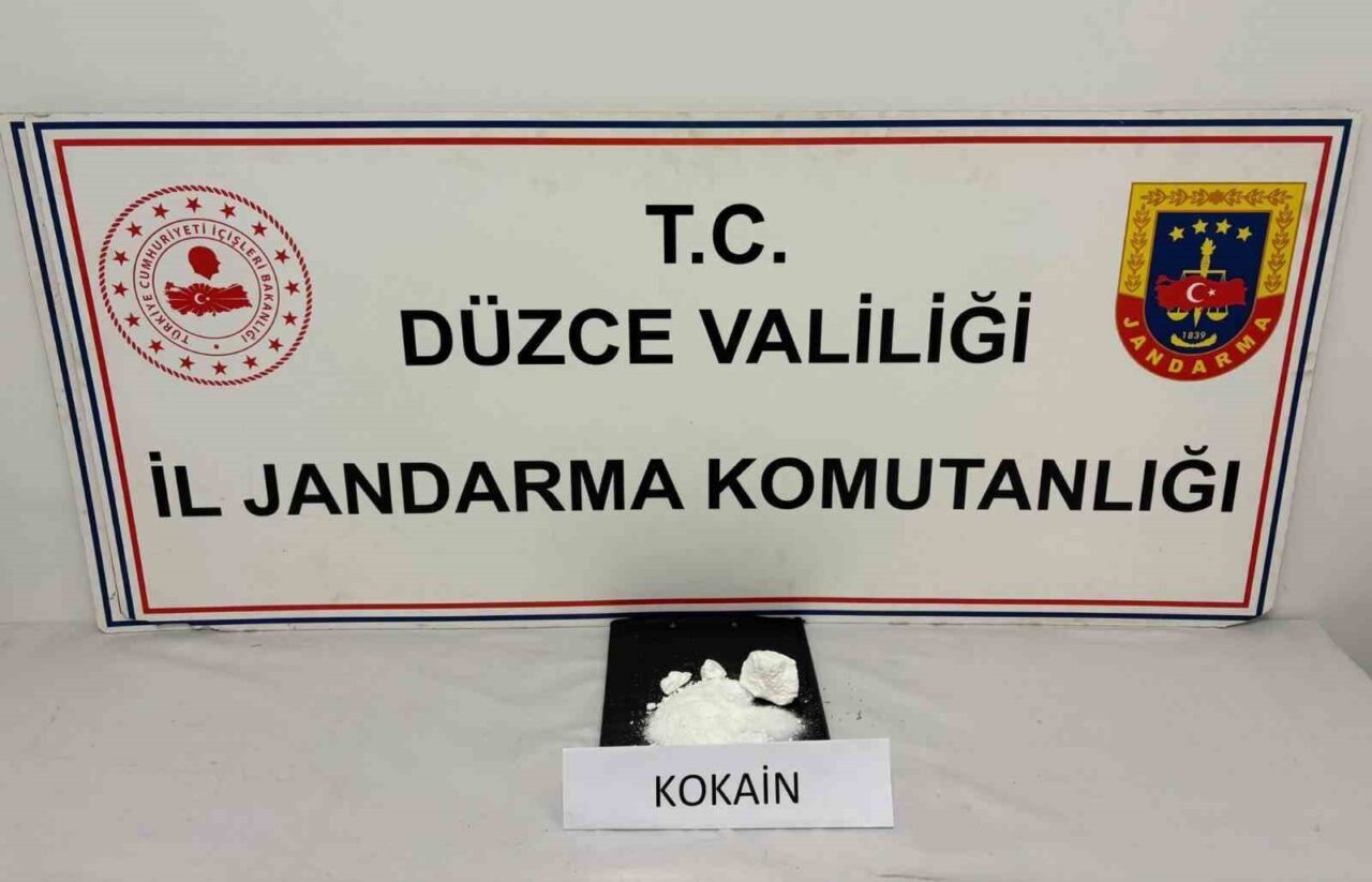 DÜZCE (İHA) – Düzce’de jandarma ekiplerinin düzenlediği operasyonda, yaklaşık 800