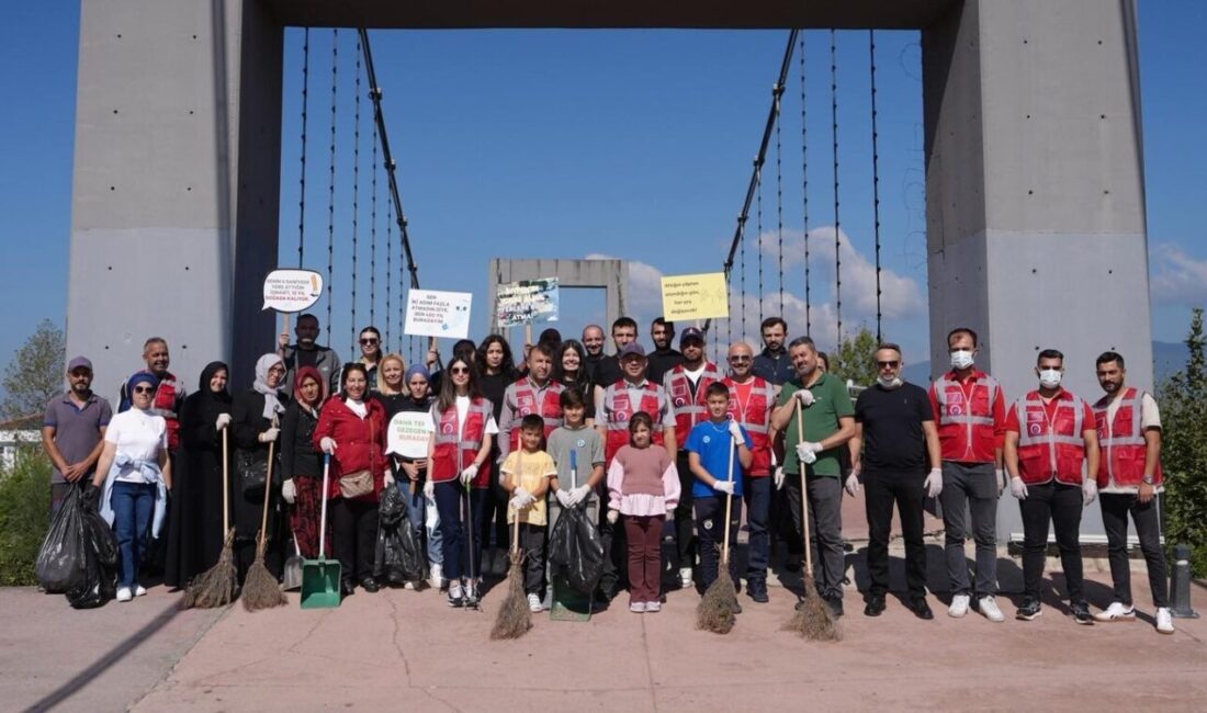 Düzce Belediyesi’nin “Temiz Şehir Düzce” kampanyası kapsamında Dünya Temizlik Günü’nde