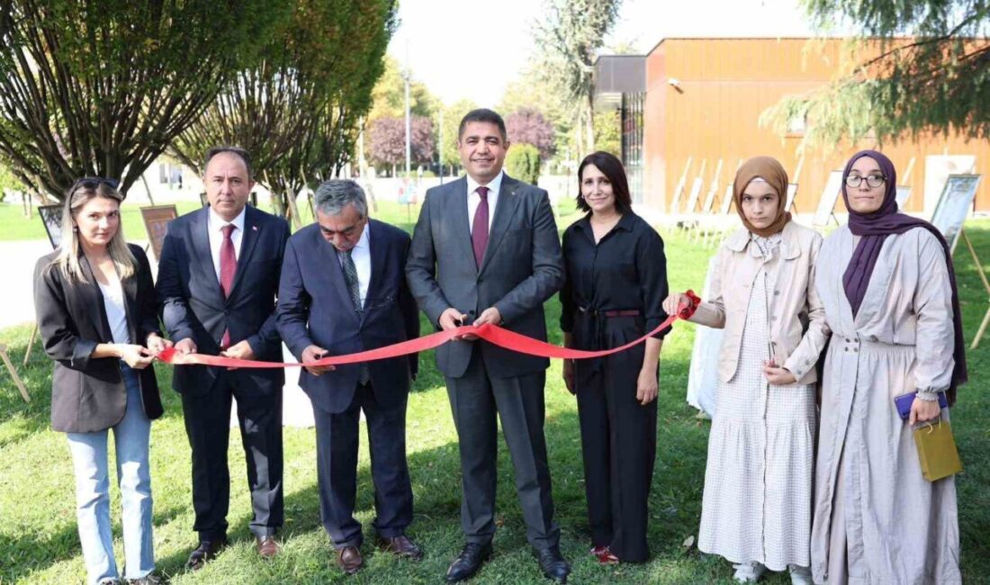 DÜZCE (İHA) – Düzce Valiliği önünde bulunan turizm enformasyon bürosunda