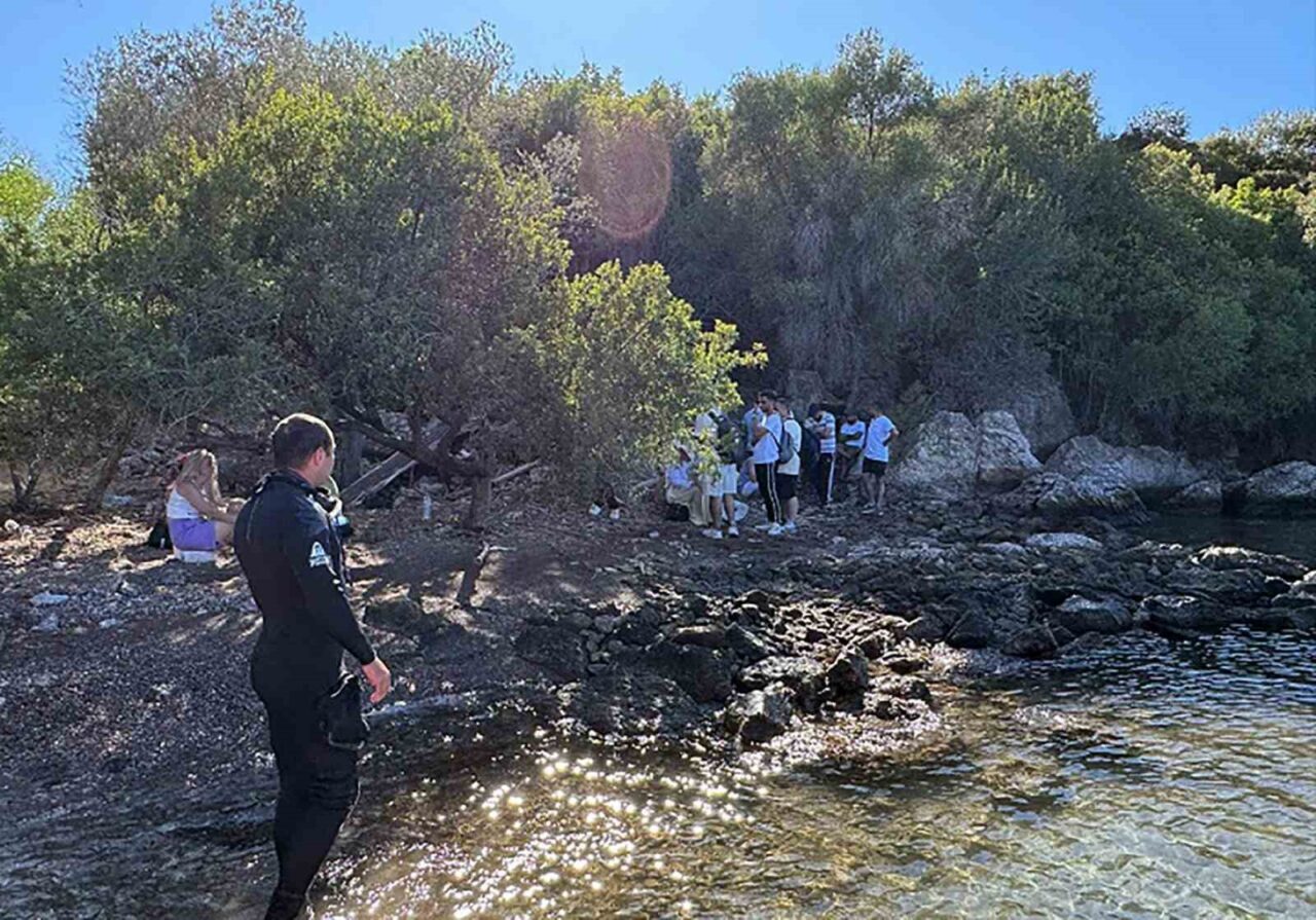 Muğla’nın Marmaris ilçesi Cennet Adasında karadan ulaşımın bulunmadığı bölgede mahsur