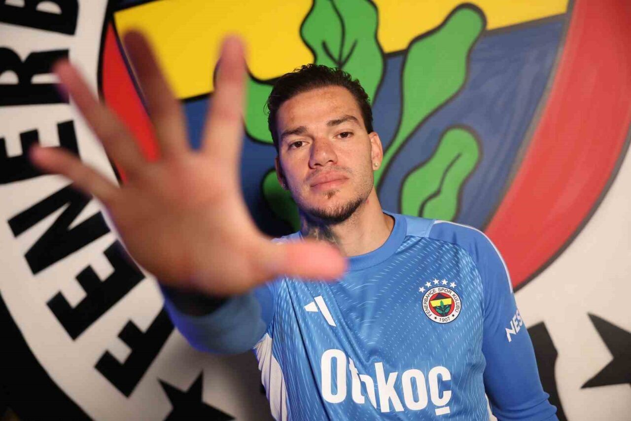 Fenerbahçe, Brezilyalı file bekçisi Ederson ile 1 yılı opsiyonlu olmak