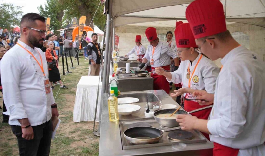 Edirne’de düzenlenen “Topraktan Sofraya Gastronomi Festivali”nde lise öğrencileri arasında ekşili