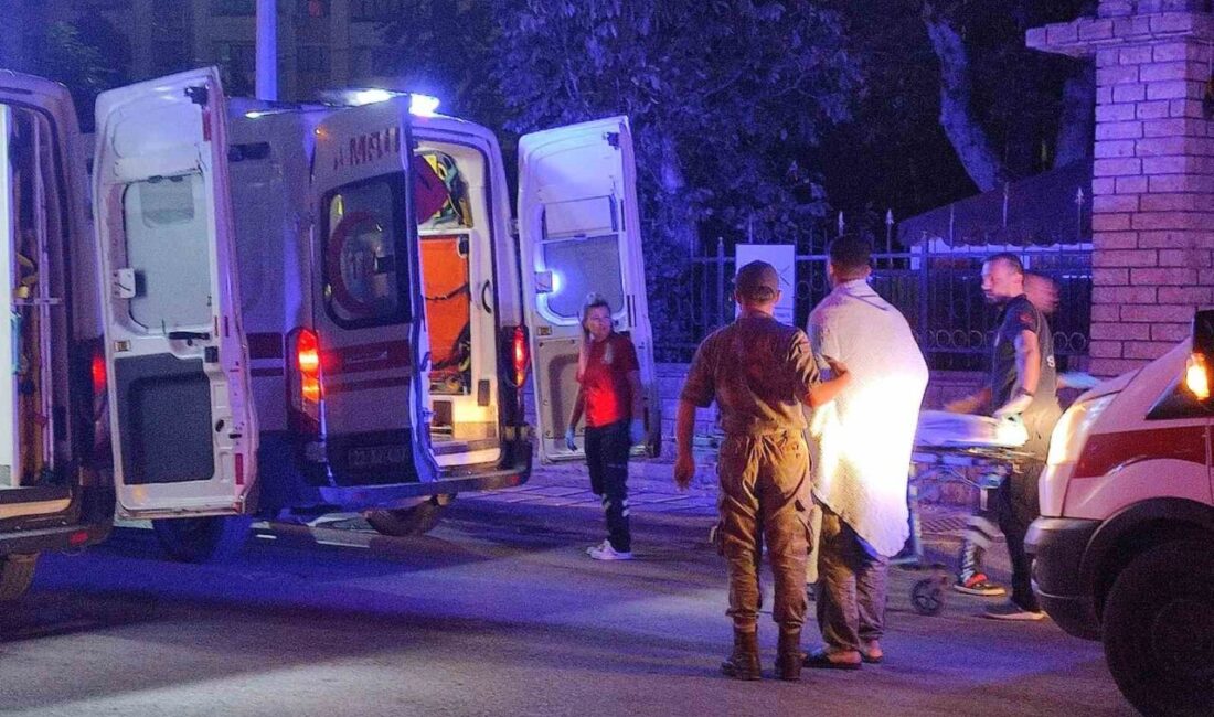 Edirne’nin Keşan ilçesinde orduevinde çıkan yangında, dumandan etkilenen 16 asker