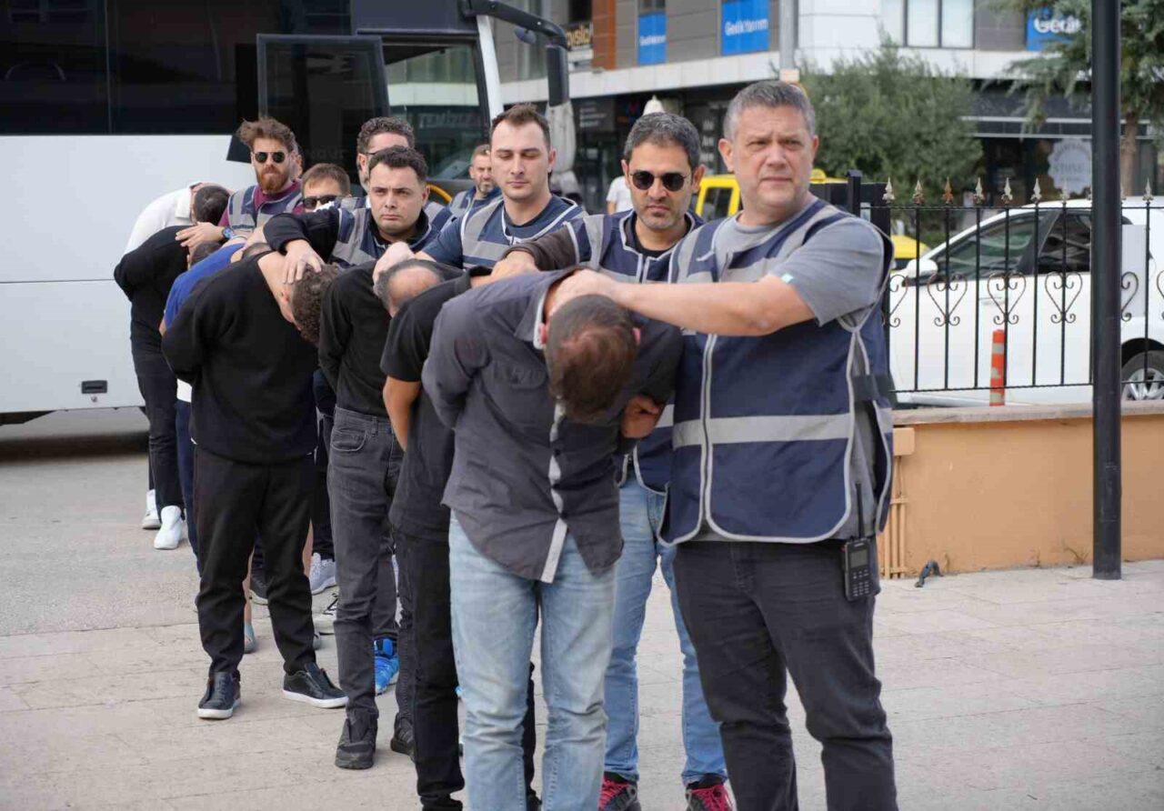 Şehit ailesinin telefonla aranarak kendilerini kamu görevlisi olarak tanıtan şahıslar