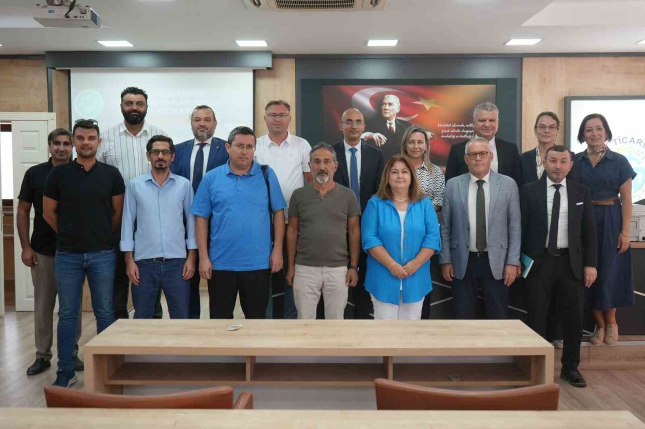 Balıkesir Üniversitesi Edremit Meslek Yüksekokulu Danışma Kurulu ilk toplantısını kamu,