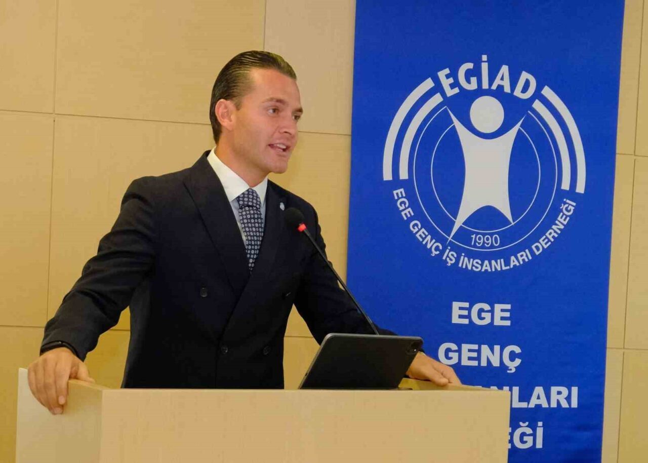 Dijital dönüşüm ve yapay zekâyı yalnızca teknolojik bir yenilik olarak