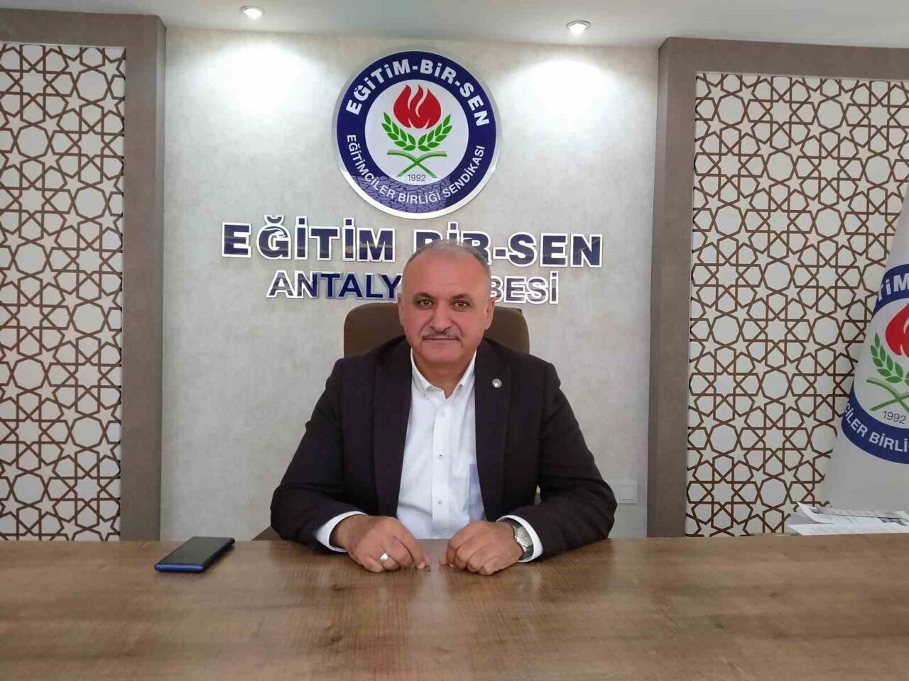 Eğitim-Bir-Sen Antalya Şube Başkanı ve Memur-Sen Antalya Temsilcisi Eyüp Bülent