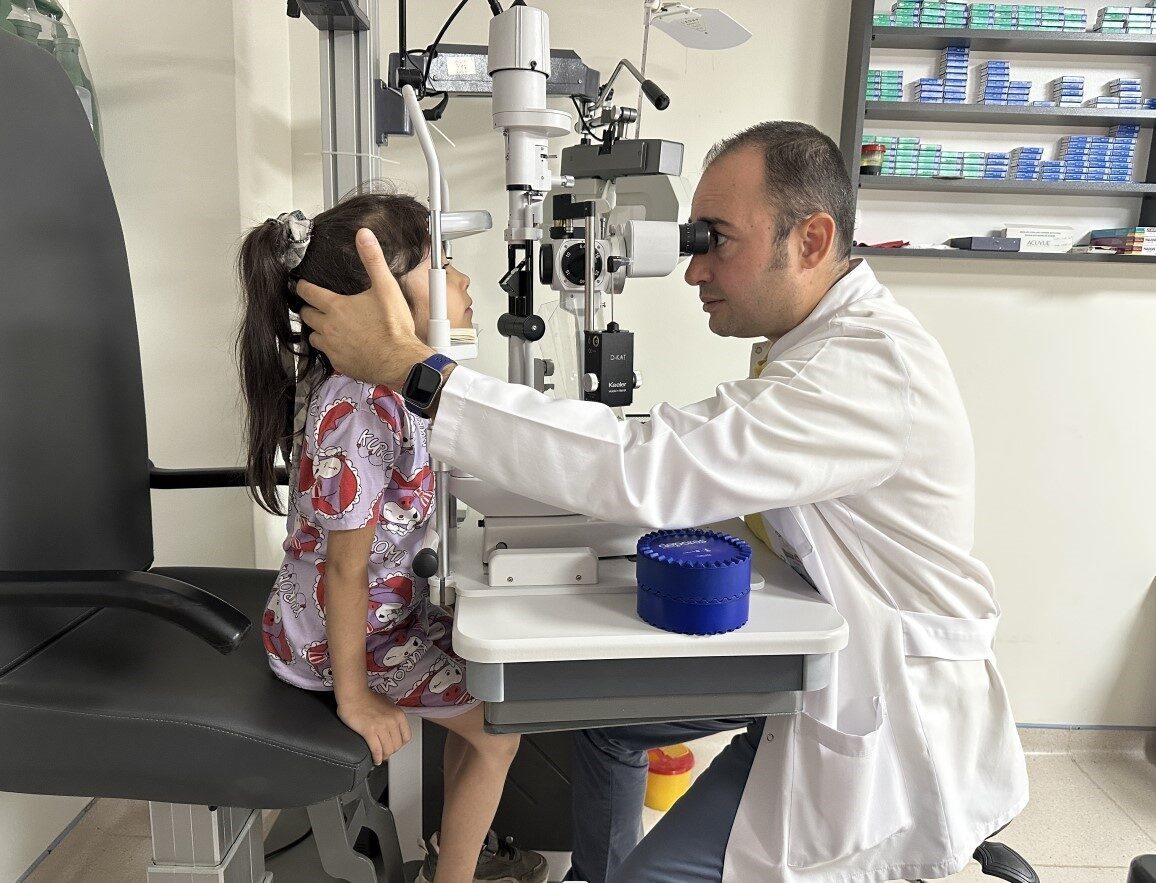 Göz Hastalıkları Uzmanı Prof. Dr. Burak Bilgin, yoğun ekran bağımlılığının