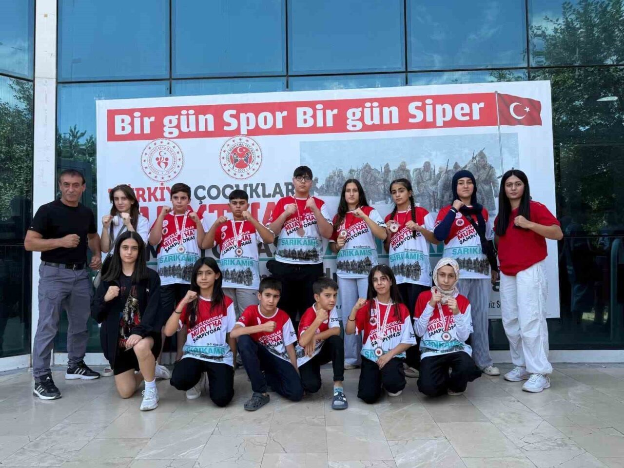 Türkiye Muay Thai Şampiyonası’na 12 sporcuyla katılan Elazığ Alfa Hazar