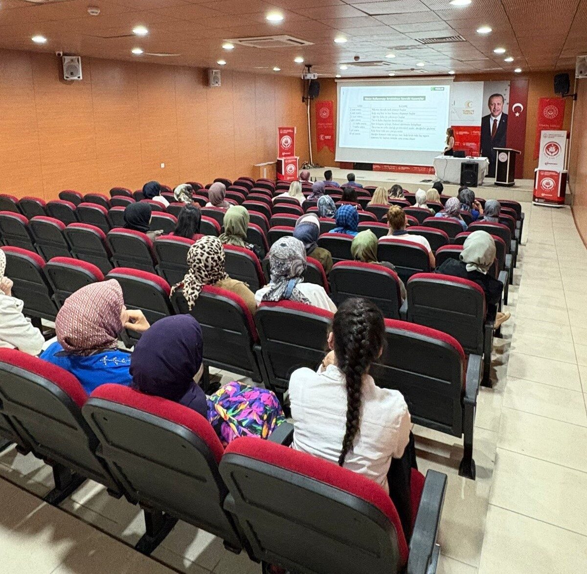 Elazığ’da ’Kadınlara Yönelik Madde Bağımlılığı’ ve YEDAM tanıtımı konulu eğitim