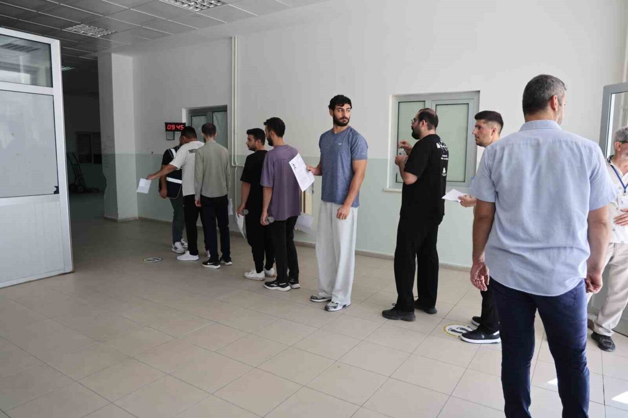Tüm Türkiye’de olduğu gibi Elazığ’da da KPSS’ye girecek binlerce aday
