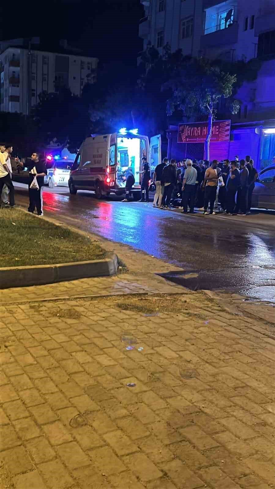 Elazığ’da yolun karşısına geçmek isteyen yayaya motosiklet çarptı. Kazada 2