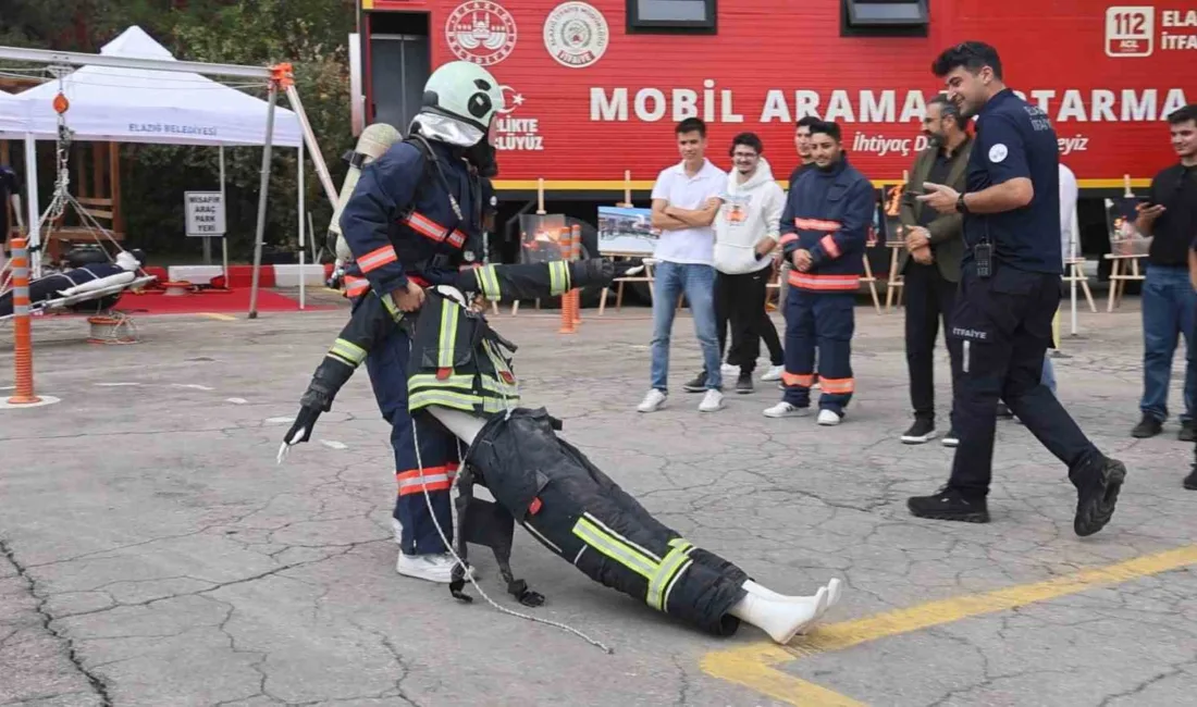 Elazığ’da ‘İtfaiye Haftası’ nedeniyle müdürlüğe gelen öğrenciler, zorlu itfaiye parkurunda