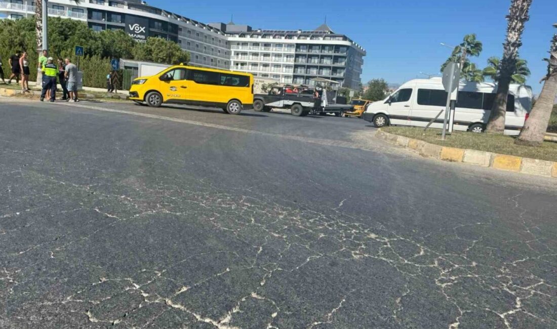 Antalya’nın Manavgat ilçesinde ticari taksi Alman vatandaşının kullandığı 3 tekerlekli