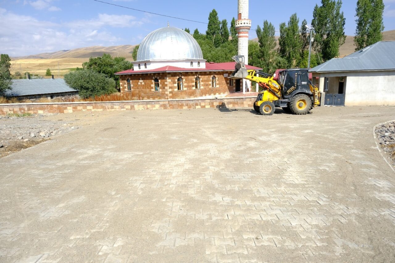 Ağrı’nın Eleşkirt ilçesine bağlı Abdiköy köyünde 2 bin metrekare kilit