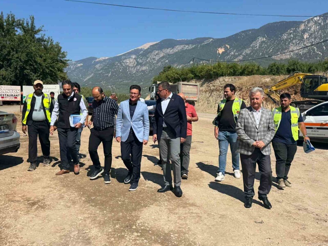 AK Parti Antalya Milletvekili Atay Uslu, yapımı süren Elmalı-Finike bölünmüş