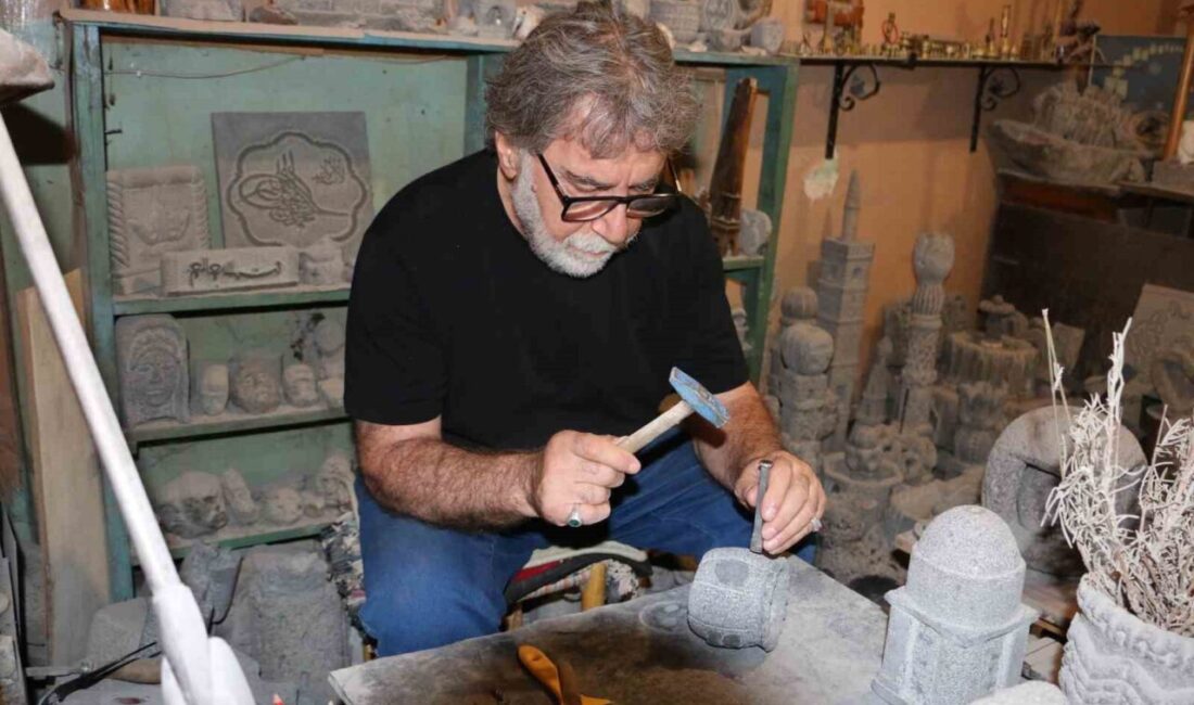 Diyarbakır’da yaşayan 72 yaşındaki emekli öğretmen Mahmut Nurettin Medyelioğulları, 20