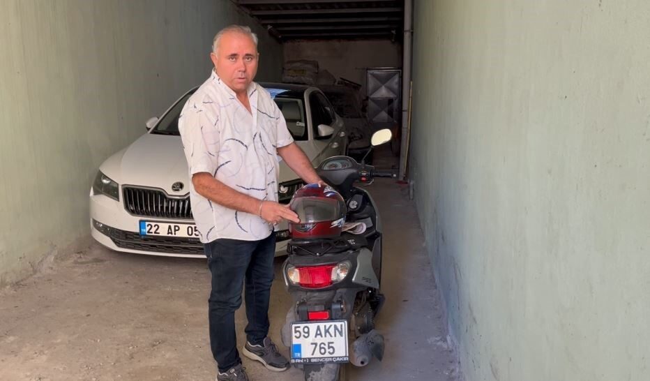 Tekirdağ Çorlu ilçesinde yaşayan emekli polis Soner Çakır, motosikletine binip