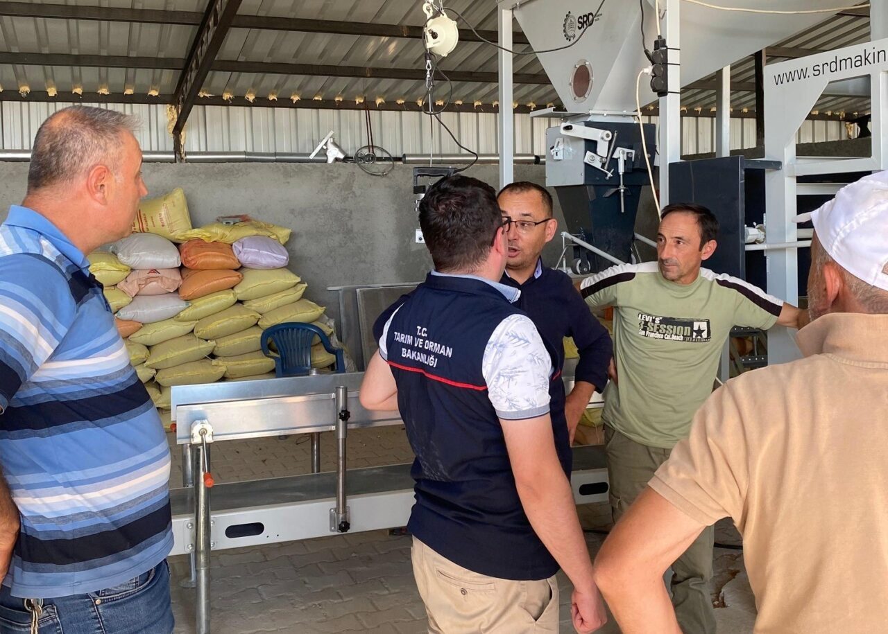 Emet İlçe Tarım Müdürlüğünce Örencik Köyü’ndeki selektör tesisinde incelemelerde bulunuldu.