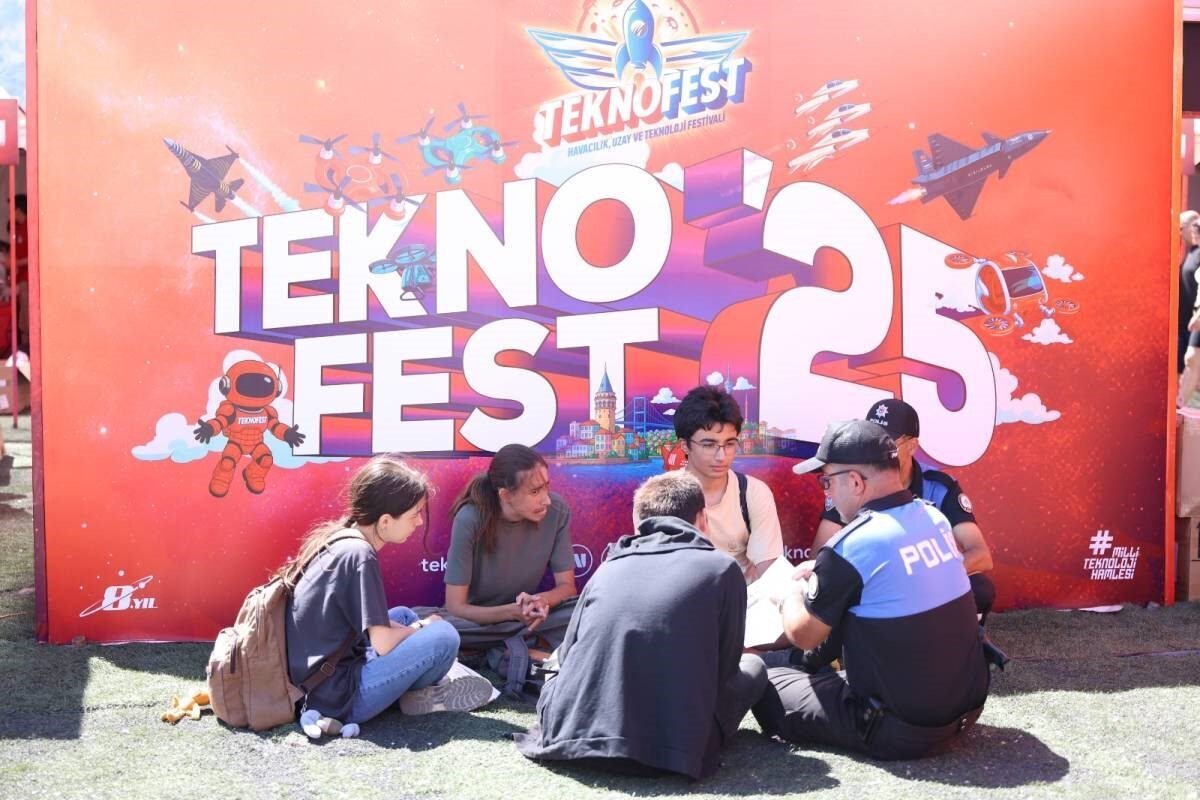 TEKNOFEST 2025 çerçevesinde Gökçeada’da düzenlenen ‘Savaşan İHA Yarışmaları’ tüm hızıyla