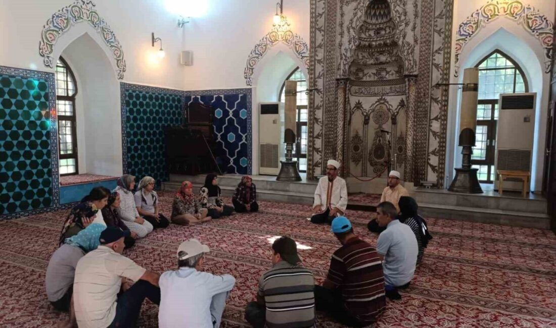 Bursa Özel Huzur Bakım Merkezi’ndeki bireyler, ’Camiye Giden Yol, Minarelerin