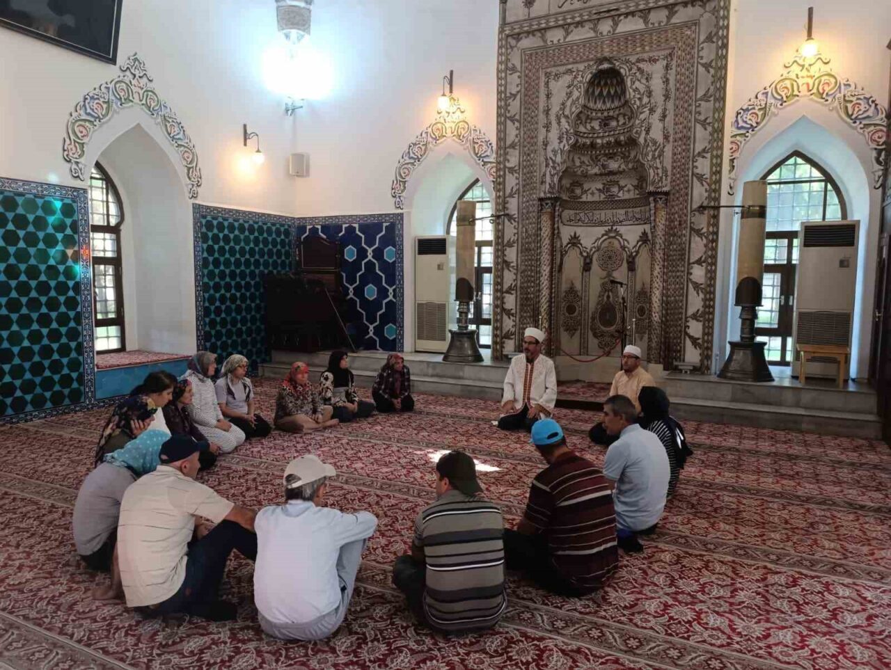 Bursa Özel Huzur Bakım Merkezi’ndeki bireyler, ’Camiye Giden Yol, Minarelerin