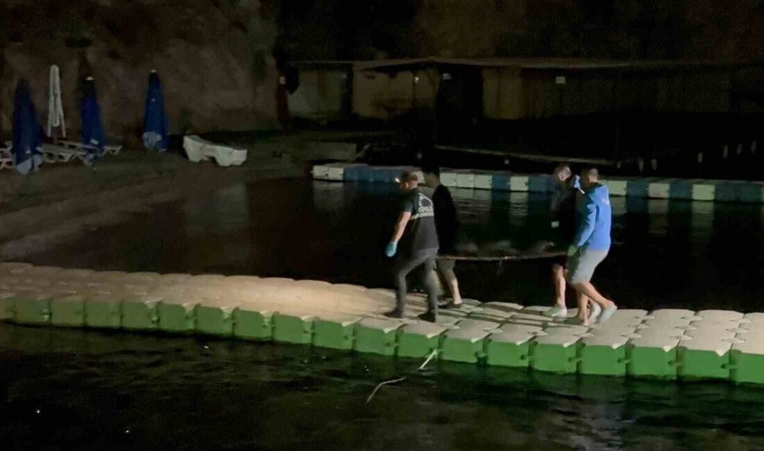 Balıkesir’in Erdek ilçesinde seyir için çıktığı tepeden uçuruma düşen adam