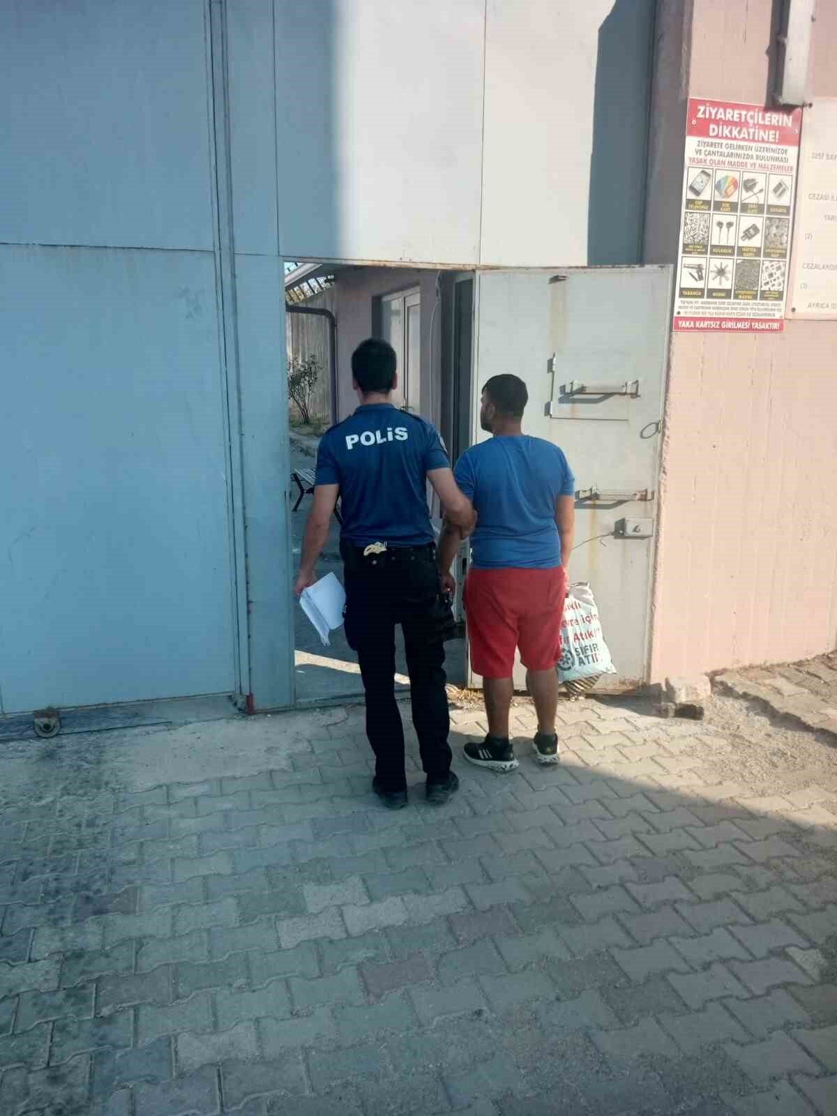 Balıkesir’de polis ekiplerince feribotla uyuşturucu madde getiren şahsa yönelik yapılan