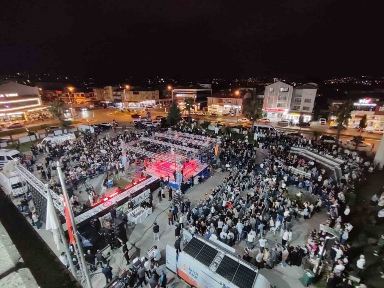 Erenler Boks Gecesi yoğun katılım ve heyecan içerisinde gerçekleşti. Erenler