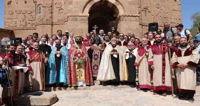 Van Gölü’nde yer alan Akdamar Adası’ndaki Akdamar Kilisesi’nde pazar günü