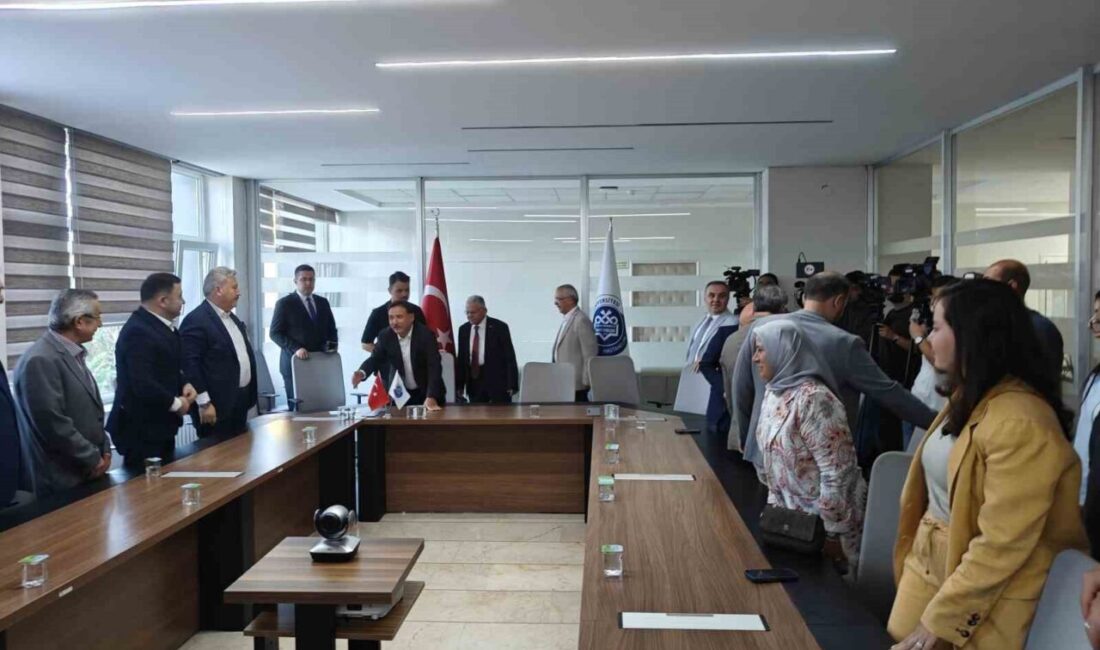 Erciyes Üniversitesi’nde (ERÜ) hayırsever iş birliği ile yenilenen kliniklerin açılışı