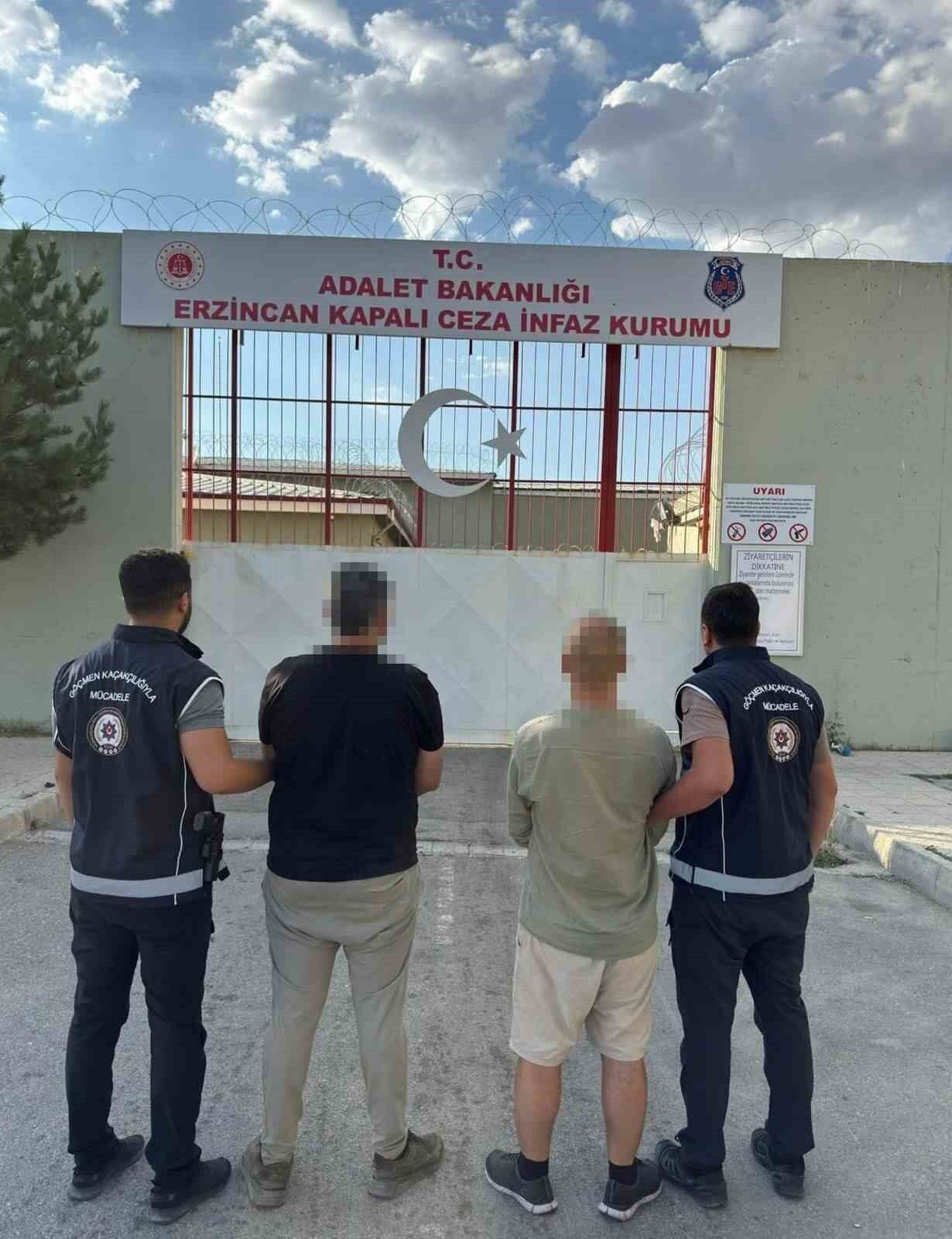 Erzincan’da yabancı uyruklu 21 kaçak göçmen yakalandı, 2 organizatör tutuklandı.