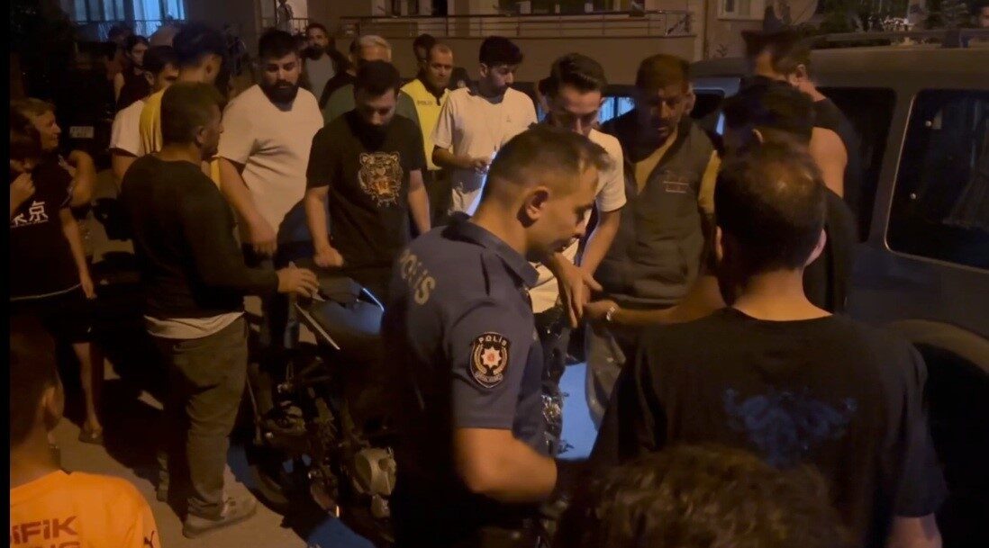 Erzincan’da motosiklet ile otomobilin çarpışması sonucu meydana gelen trafik kazasında