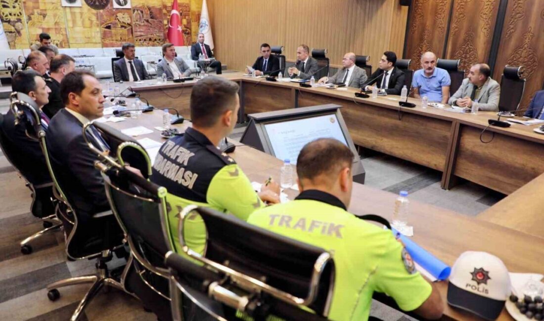 Erzincan Valisi Hamza Aydoğdu başkanlığında ilgili birim amirlerin katılımlarıyla “Hız