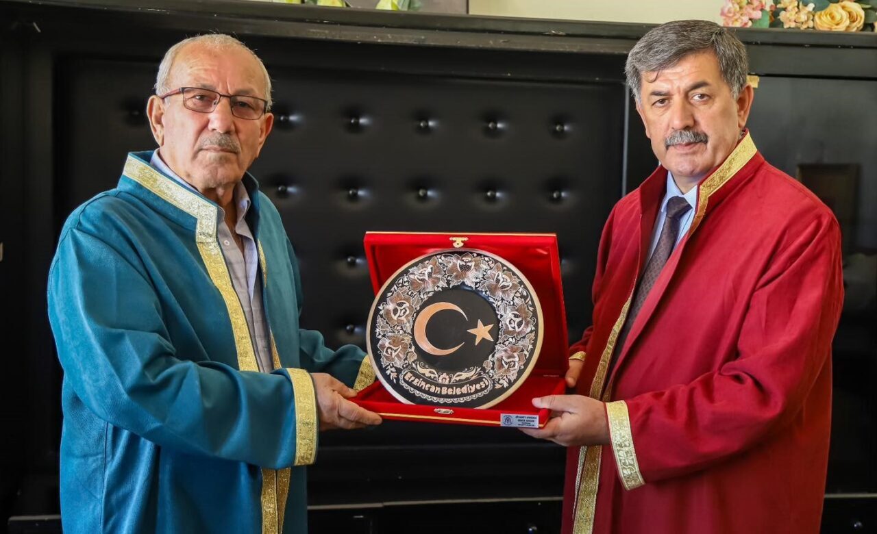 Erzincan’da Yeni Sanayi Sitesi esnaflarından mobilya ustası Nuri İnci, “Yılın