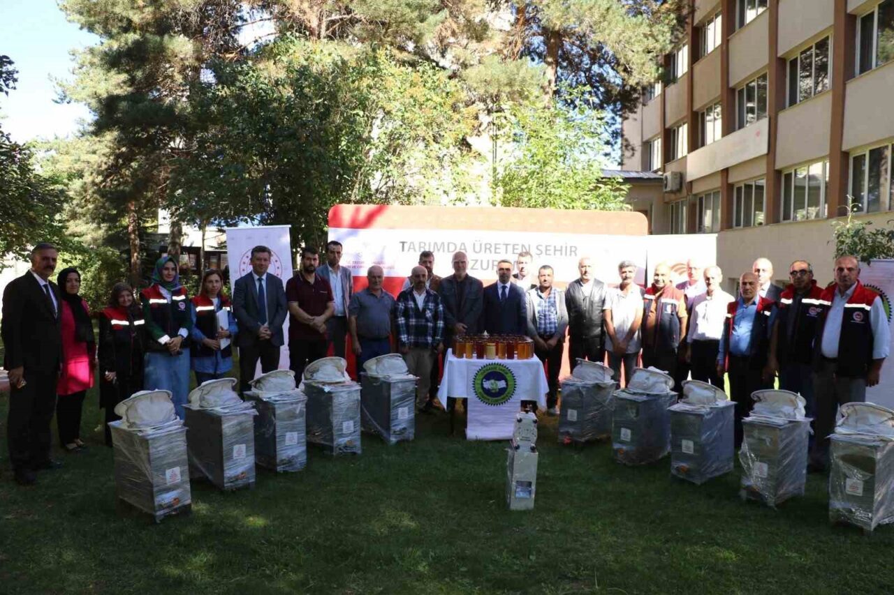 Erzurum Tarım ve Orman İl Müdürlüğü’nce kentte organik bal üretiminin