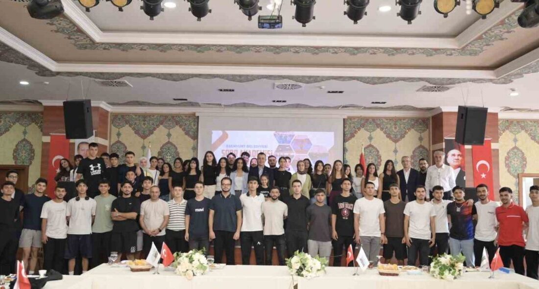 Esenyurt Belediye Başkan Vekili Can Aksoy, belediyenin Spor Akademisi kurslarında