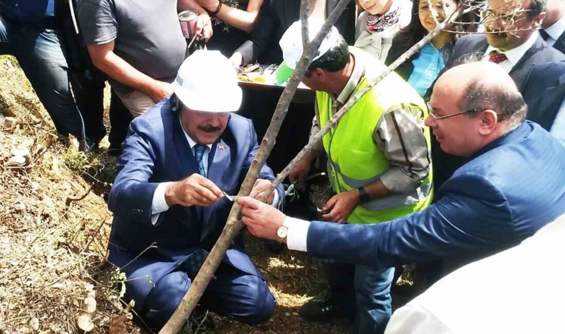 Dönemin Orman ve Su İşleri Bakanı Veysel Eroğlu’nun 2015 yılında