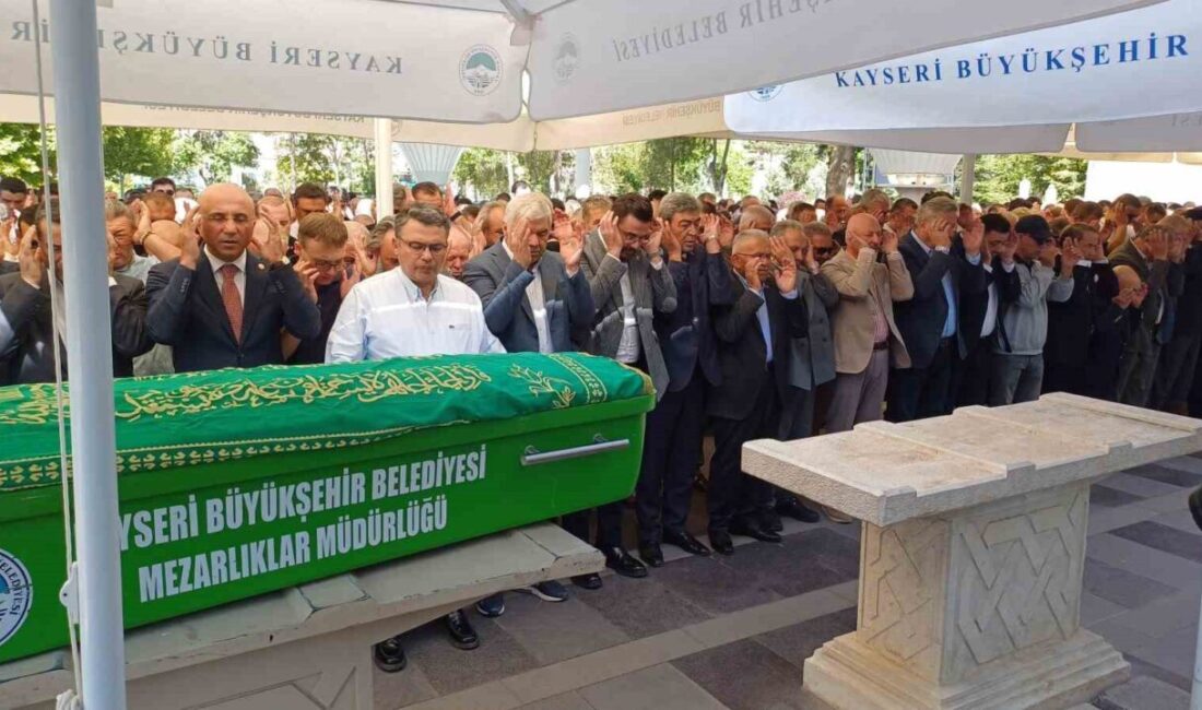 1984 ile 1989 yılları arasında Kayseri Belediye Başkanlığı yapan Hüsamettin