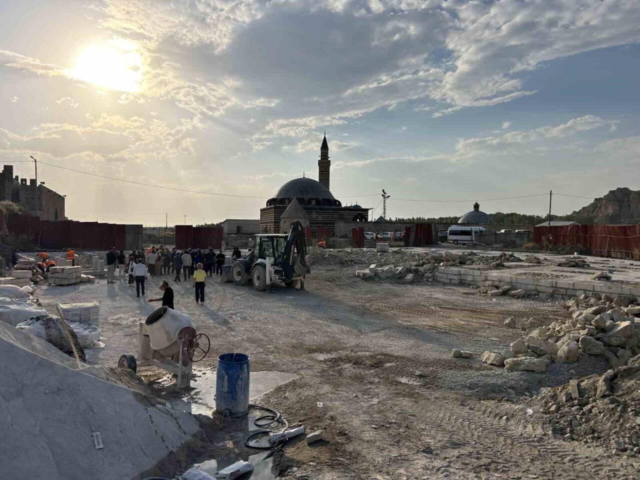 Van Valisi ve Büyükşehir Belediyesi Başkan Vekili Ozan Balcı, Eski