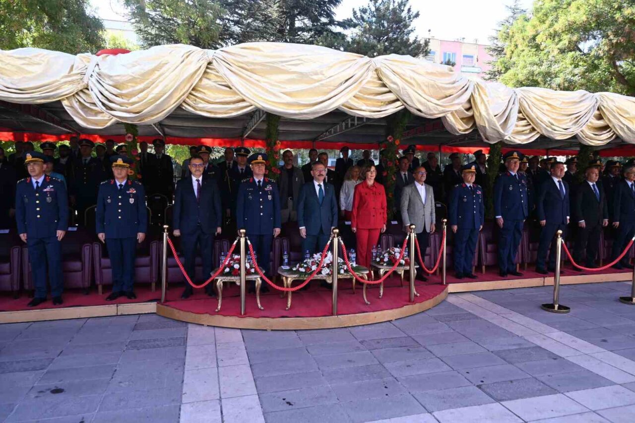 Eskişehir, kurtuluşunun 103. yıl dönümünü düzenlenen program ile coşkuyla kutladı.