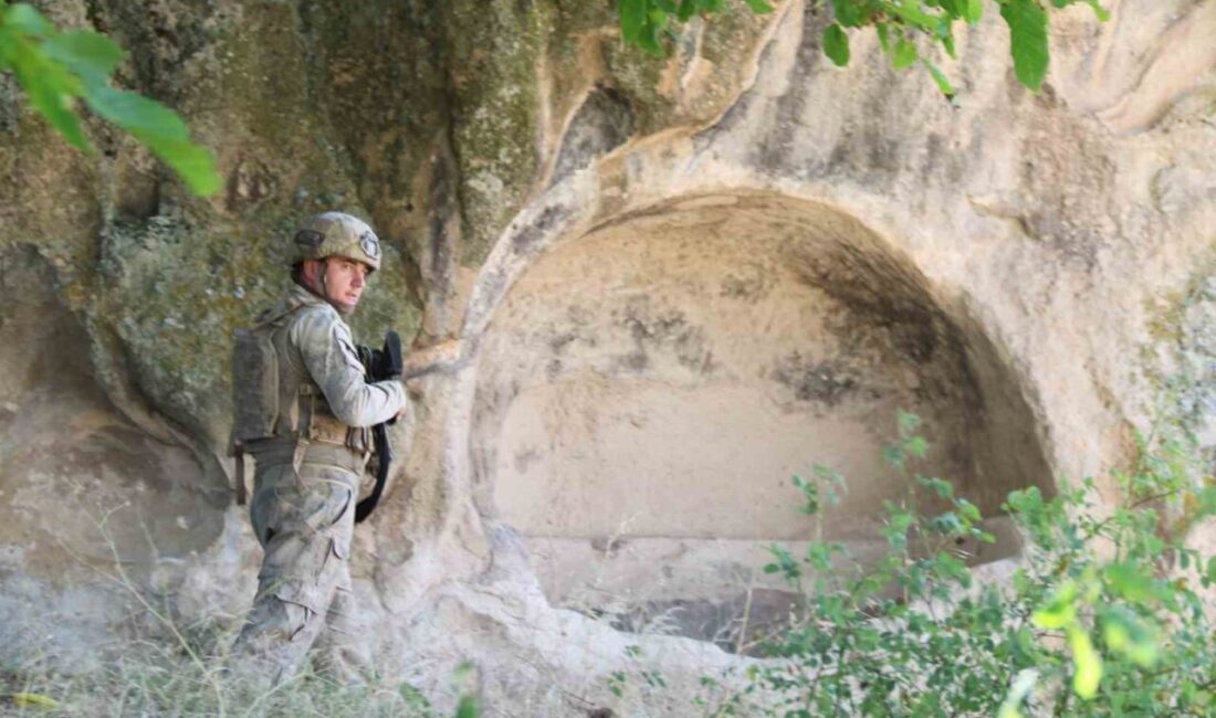 Eskişehir İl Jandarma Komutanlığı tarafından Yazılıkaya Frig İnanç Merkezi’nde komando