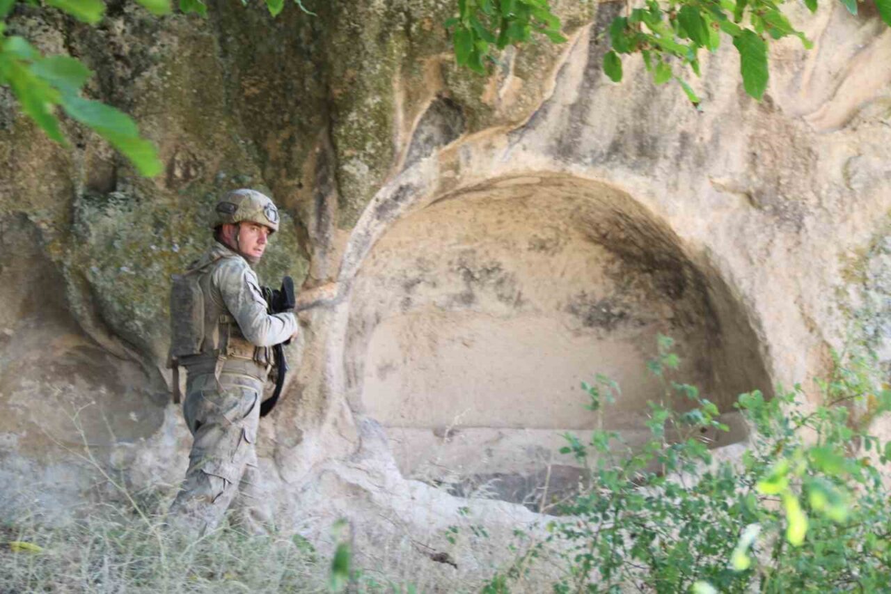 Eskişehir İl Jandarma Komutanlığı tarafından Yazılıkaya Frig İnanç Merkezi’nde komando
