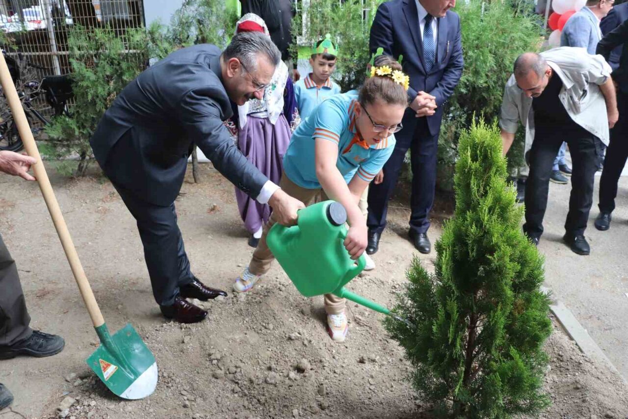 Eskişehir’de 2025-2026 eğitim-öğretim yılı açılış töreninde, Milli Eğitim Bakanlığı’nın “Yeşil