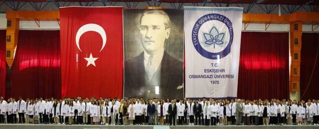 Eskişehir Osmangazi Üniversitesi Tıp Fakültesi’ne bu yıl kayıt yaptıran öğrenciler,