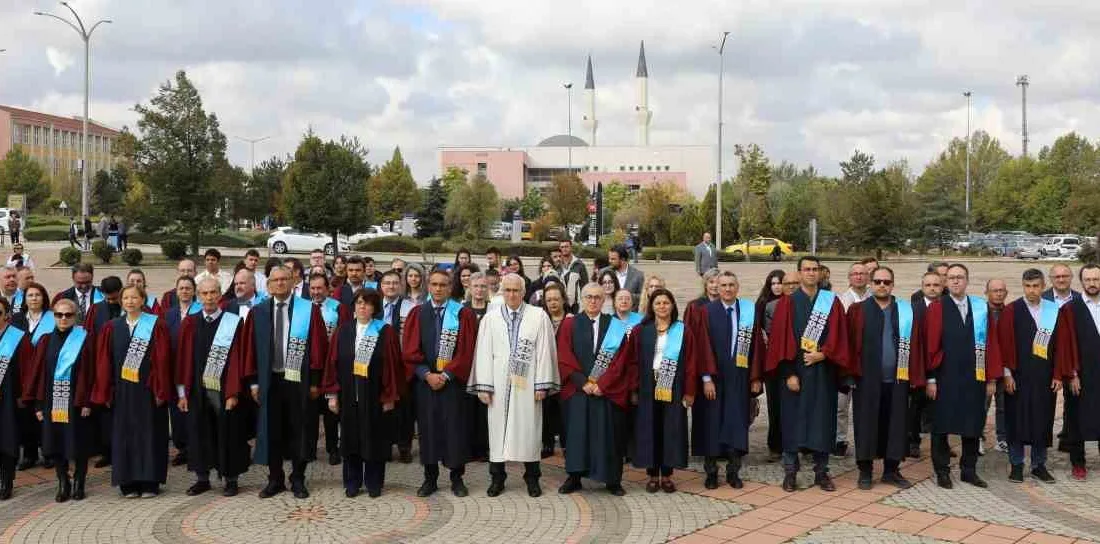 Eskişehir Osmangazi Üniversitesi (ESOGÜ) 2025-2026 Akademik Yılı Açılış Töreni gerçekleştirildi.