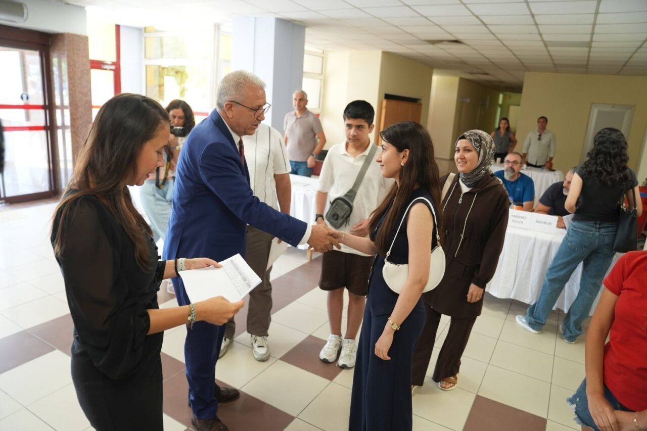Ege Üniversitesi Rektörü Prof. Dr. Necdet Budak, Yükseköğretim Kurumları Sınavı
