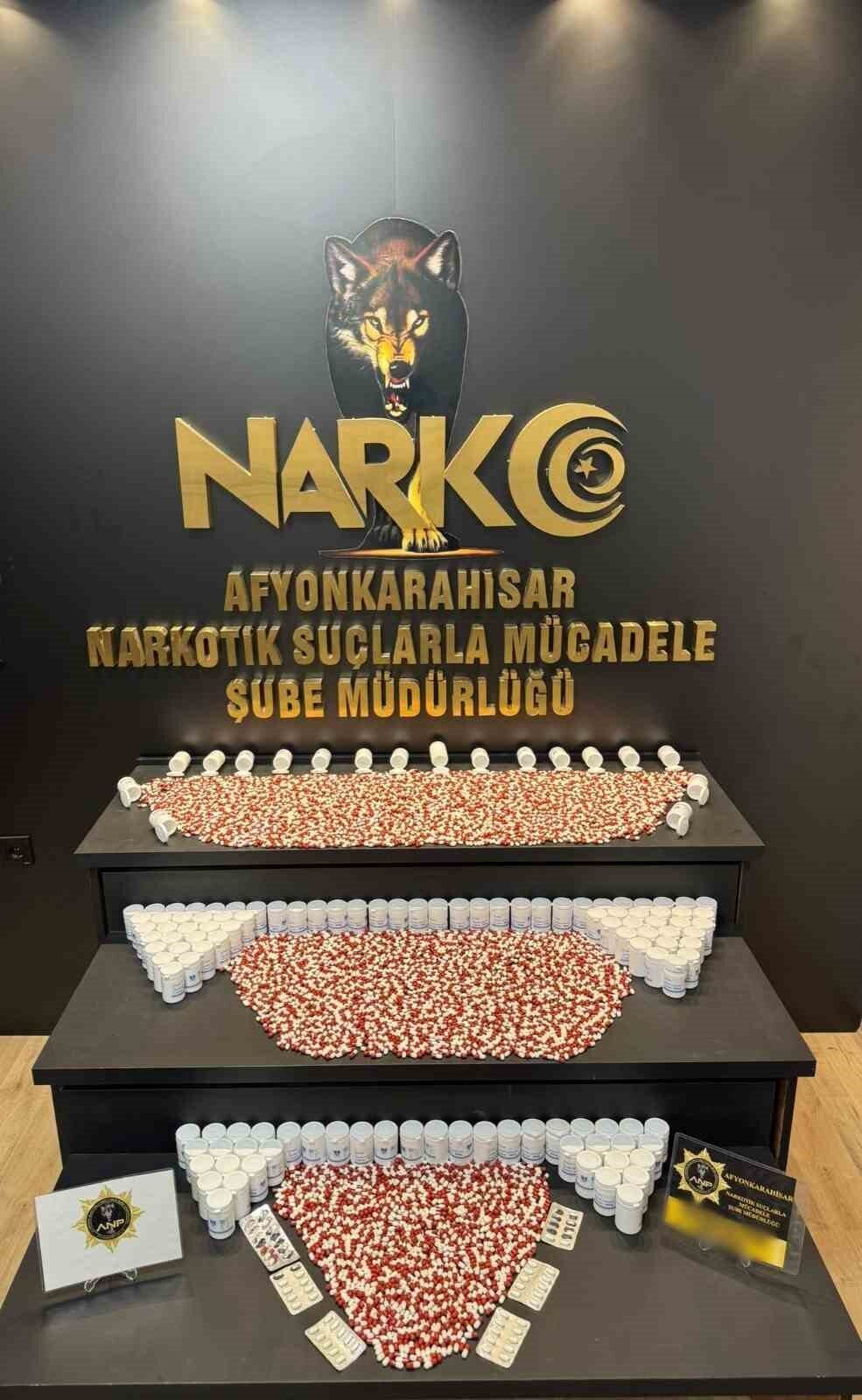 Afyonkarahisar’da polis tarafından gerçekleştirilen uyuşturucu operasyonunda iki kişi tutuklanırken, polis