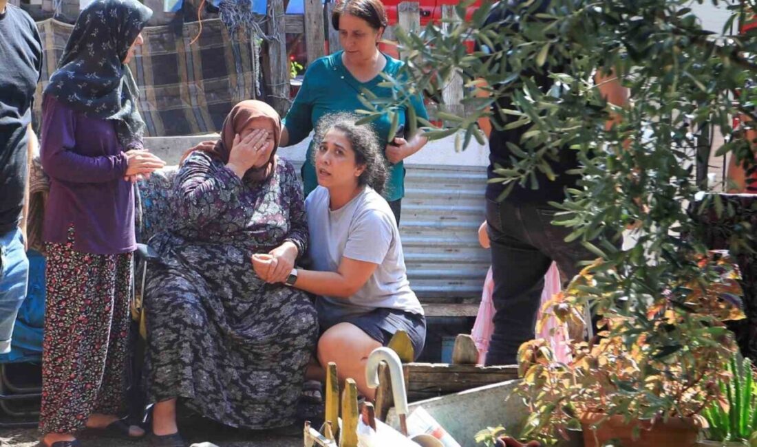 Antalya’nın Kepez ilçesinde bir gecekonduda çıkan yangında büyük çapta maddi