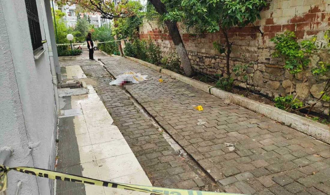 Aydın’ın Kuşadası ilçesinde üçüncü kattaki evinin balkonundan yere düşen genç